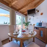 House Jelena Gæstehus 3*