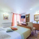 House Jelena Gæstehus 3*