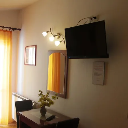 House Jelena Πανσιόν Mlini
