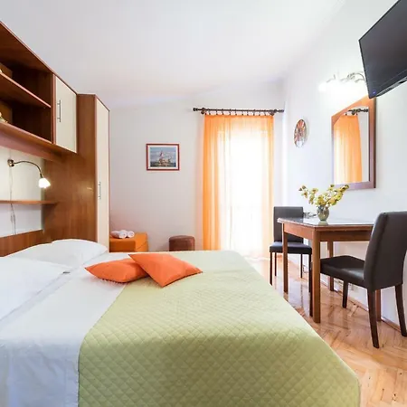 House Jelena Πανσιόν Mlini