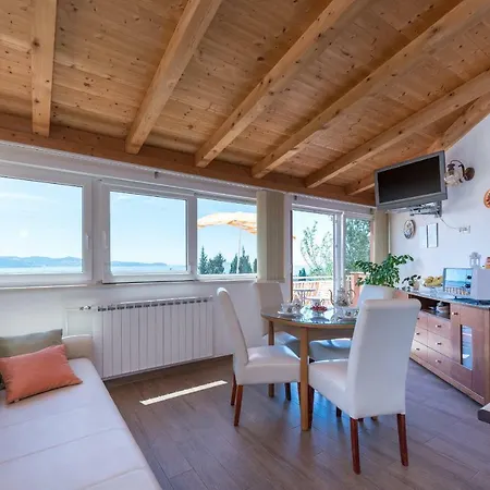 House Jelena 3*