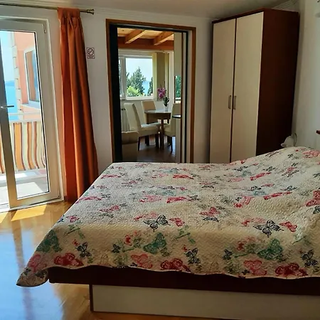 Konukevi House Jelena 3*