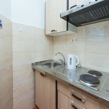 Konukevi House Jelena 3*